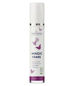 MycoVital_ Die weiße 50-ml-Flasche der Magic Yams - Wo-Men in Balance Körpercreme mit lila Schmetterlingen und deutschem Text auf dem Etikett enthält Süßkartoffeln, wertvolle Essenzen und besteht zu 99,4 % aus natürlichen Inhaltsstoffen.
