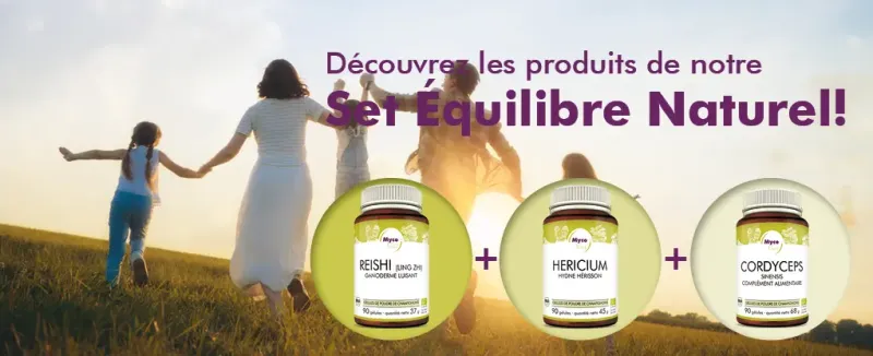 MycoVital_ Une famille joyeuse se tient par la main tout en marchant dans un champ au coucher du soleil. Au premier plan, trois bouteilles de compl&eacute;ments alimentaires &eacute;tiquet&eacute;es Reishi, Hericum et Cordyceps. Un texte en allemand fait la promotion du kit NatureBalance.