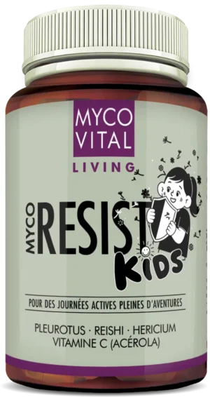MycoVital_ Une boîte du complément alimentaire Myco Vital Living Resist Kids, avec l’image d’un enfant tenant un bouclier. L’étiquette indique Pleurotus, Reishi, champignons Hericium et vitamine C (acérola) pour soutenir les enfants actifs.